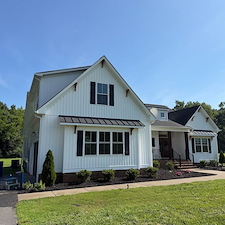 House-Washing-Walkway-Surface-Cleaning-in-Ashland-VA-On-Point-Pressure-Washing 4