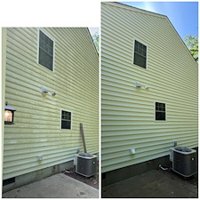 Professional-House-Washing-in-Williamsburg-A-Stunning-Transformation-by-On-Point-Pressure-Washing 1
